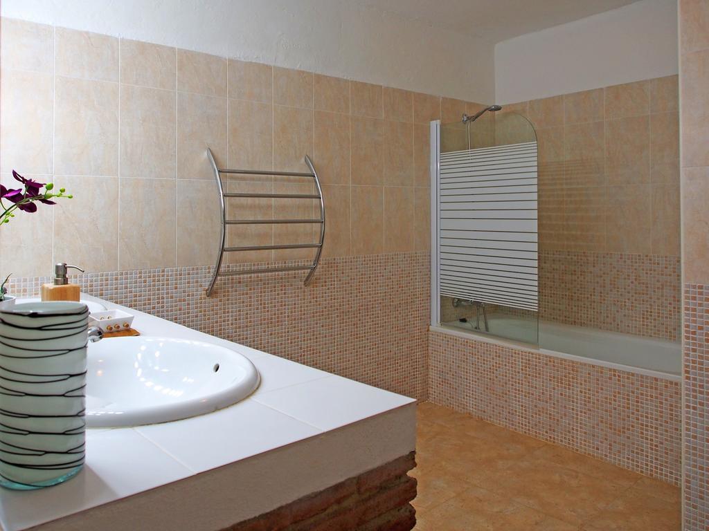 Casa Colina Otel Comares Oda fotoğraf