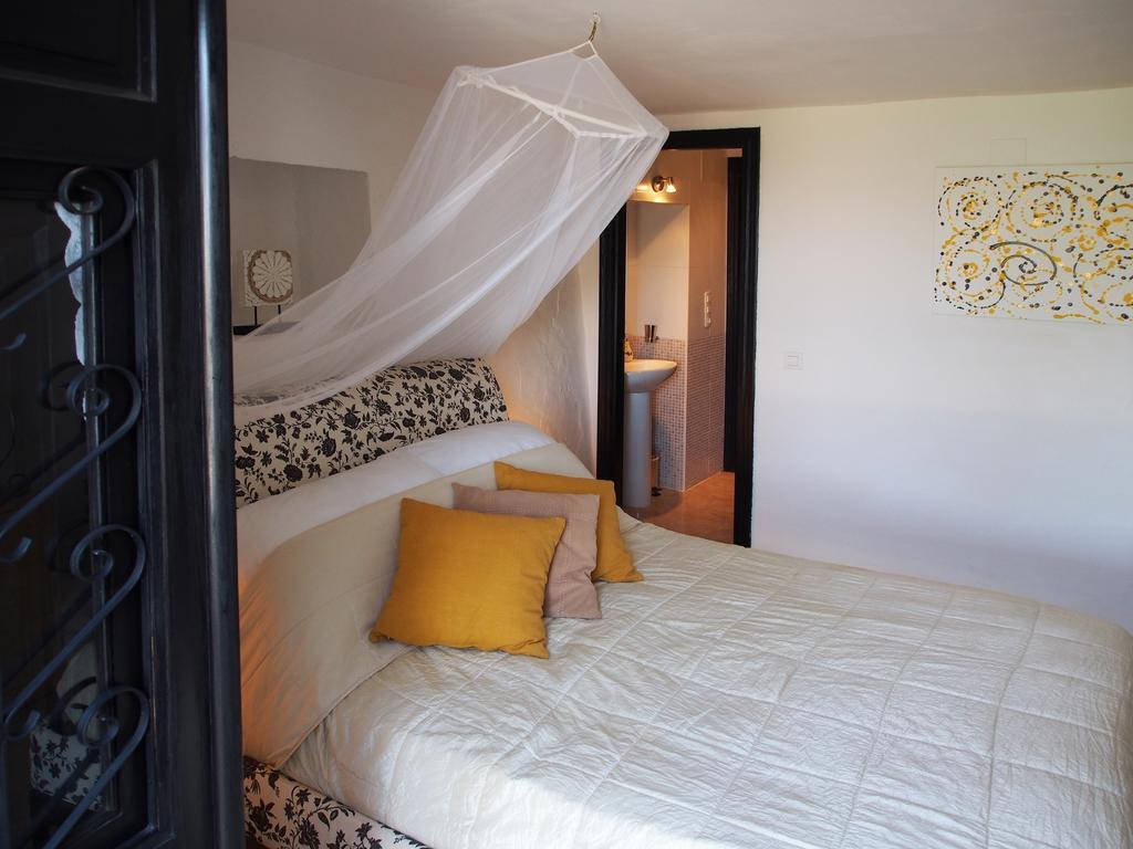 Casa Colina Otel Comares Oda fotoğraf